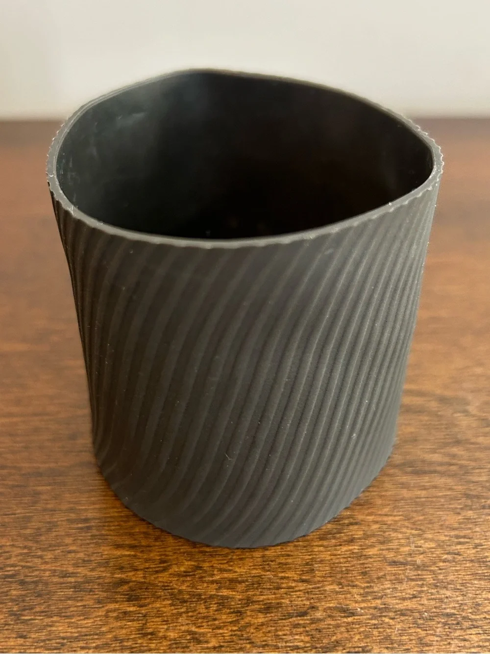Silicone Sleeve Gray Compatible with a Contigo 16 or 20 oz Byron Travel Mug Read